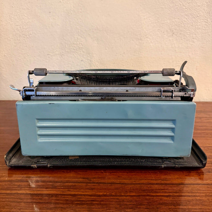 Macchina scrivere Olivetti Studio azzurra con custodia 1950 ca